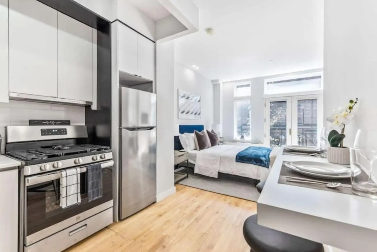 Hotel Studio W Charming Juliet Balcony In Upper East New York