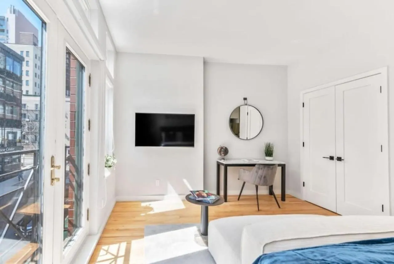 Studio W Charming Juliet Balcony In Upper East New York 0*,