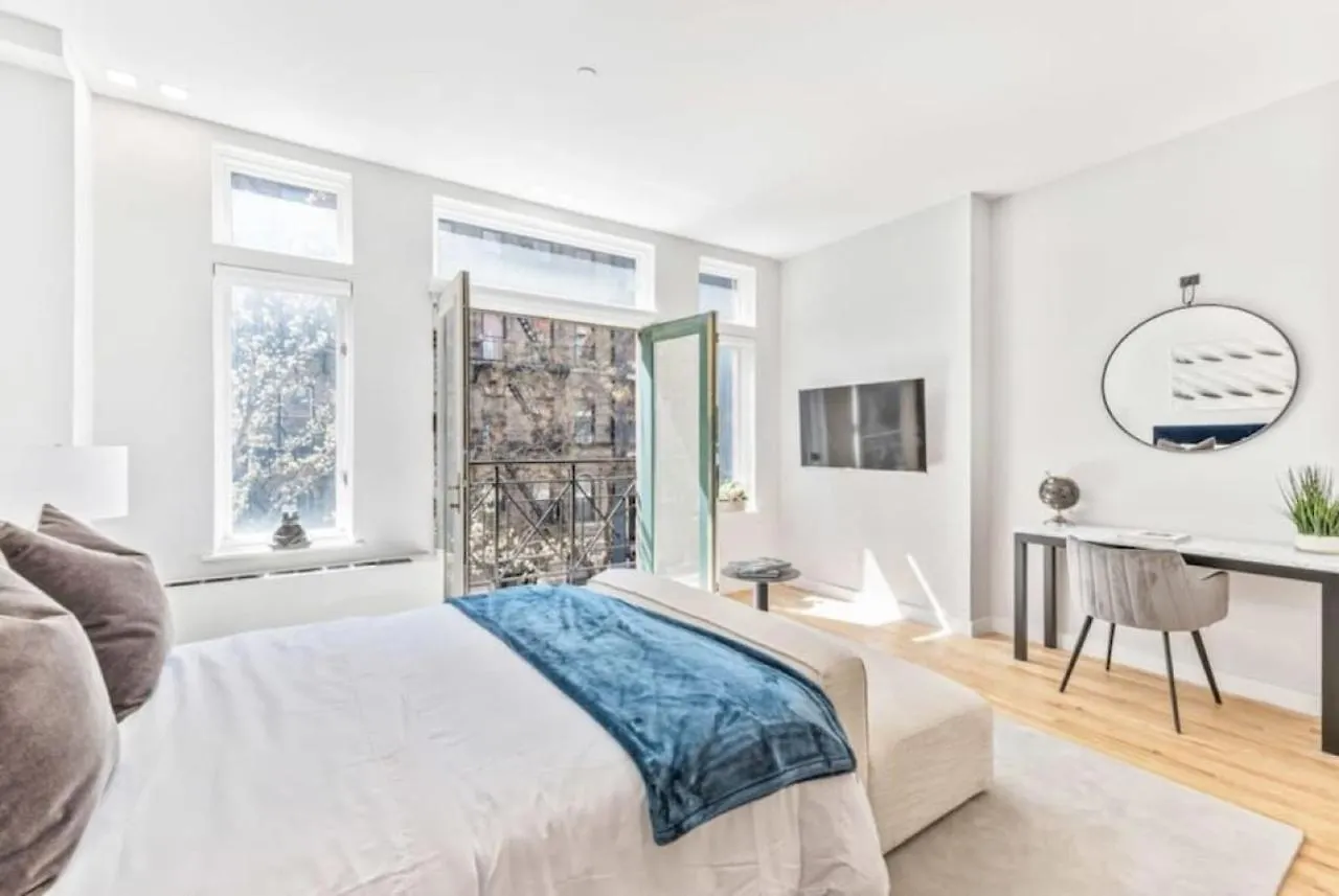 Studio W Charming Juliet Balcony In Upper East Нью-Йорк